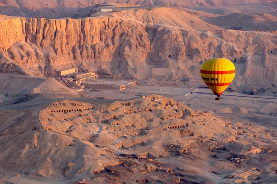 Hot Air Balloon Ride Over Luxor with West Bank Temples & Tombs